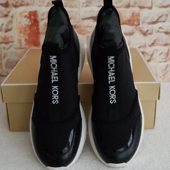 New Michael Kors Willow Slip-On Sneakers - Picture 7 of 7